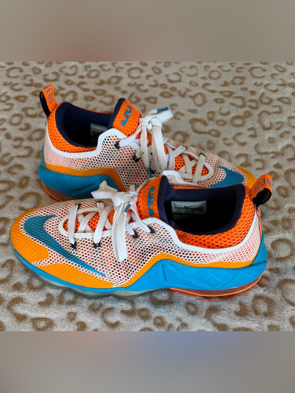 Nike Lebron James Size: 6.5Y - Picture 5 of 10